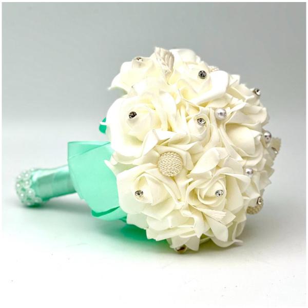 זר פרחים לבן | פלסטיק